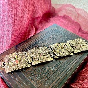 Vintage Art Nouveau Romantic Fleur de Lis Gold Metal Bracelet